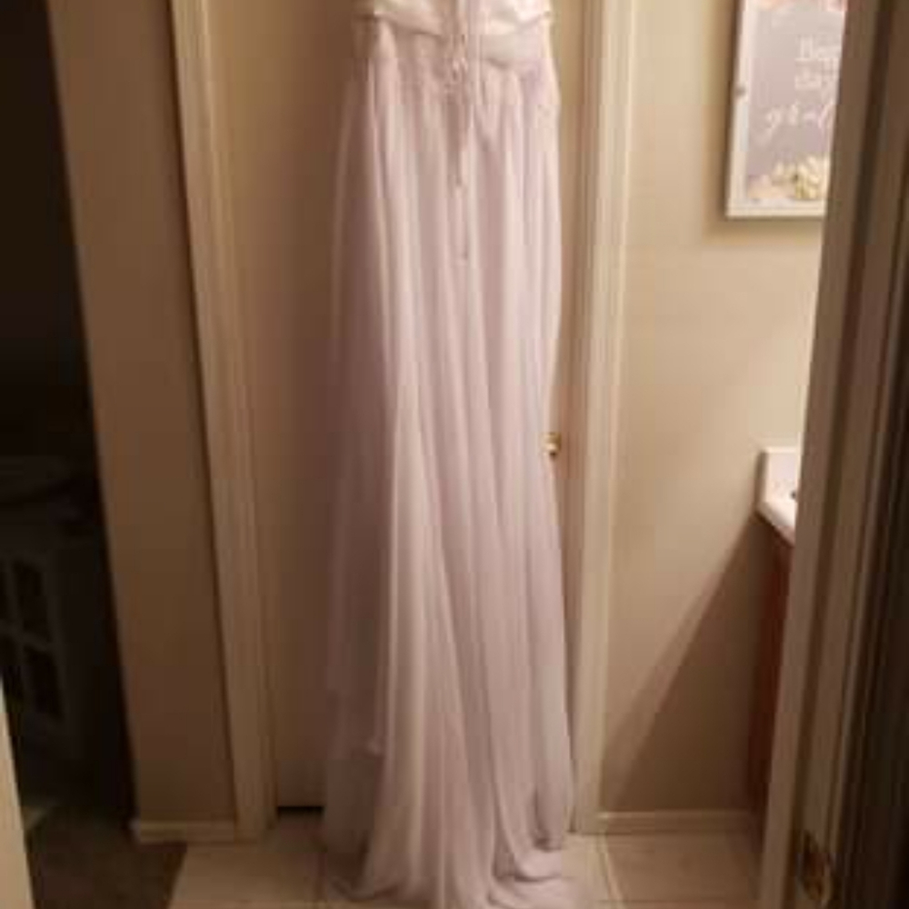Gorgeous, flowy Wedding dress Size 10